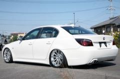 BMW 5???? E60/E61 シャーゼン車高調 装着事例04