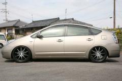 TOYOTA(???) PRIUS(????) シャーゼン車高調 装着事例03