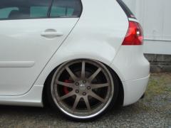 Volkswagen(?????????) Golf5(???5) シャーゼン車高調 装着事例05